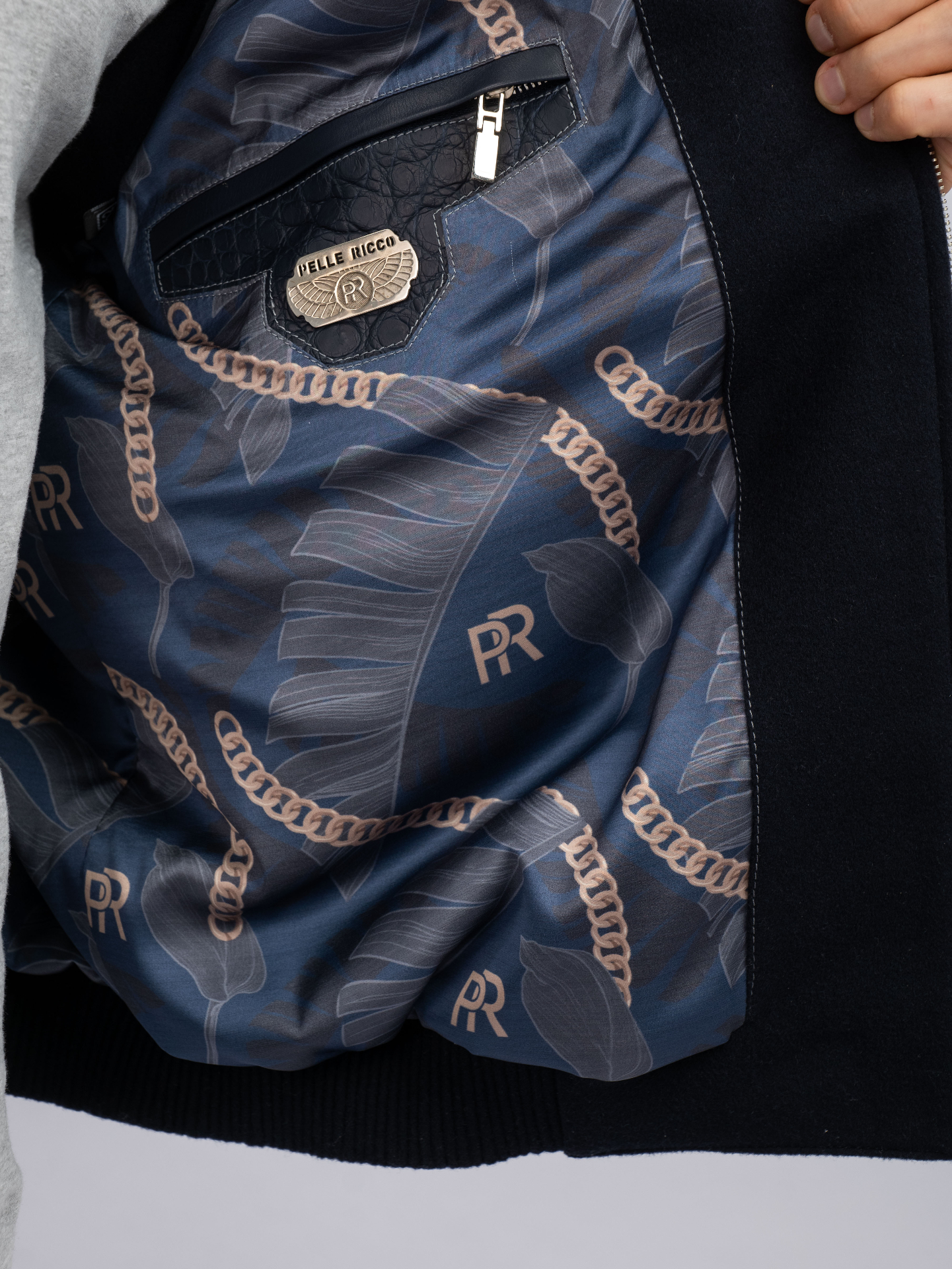 Noir Crocodile Vest view 5