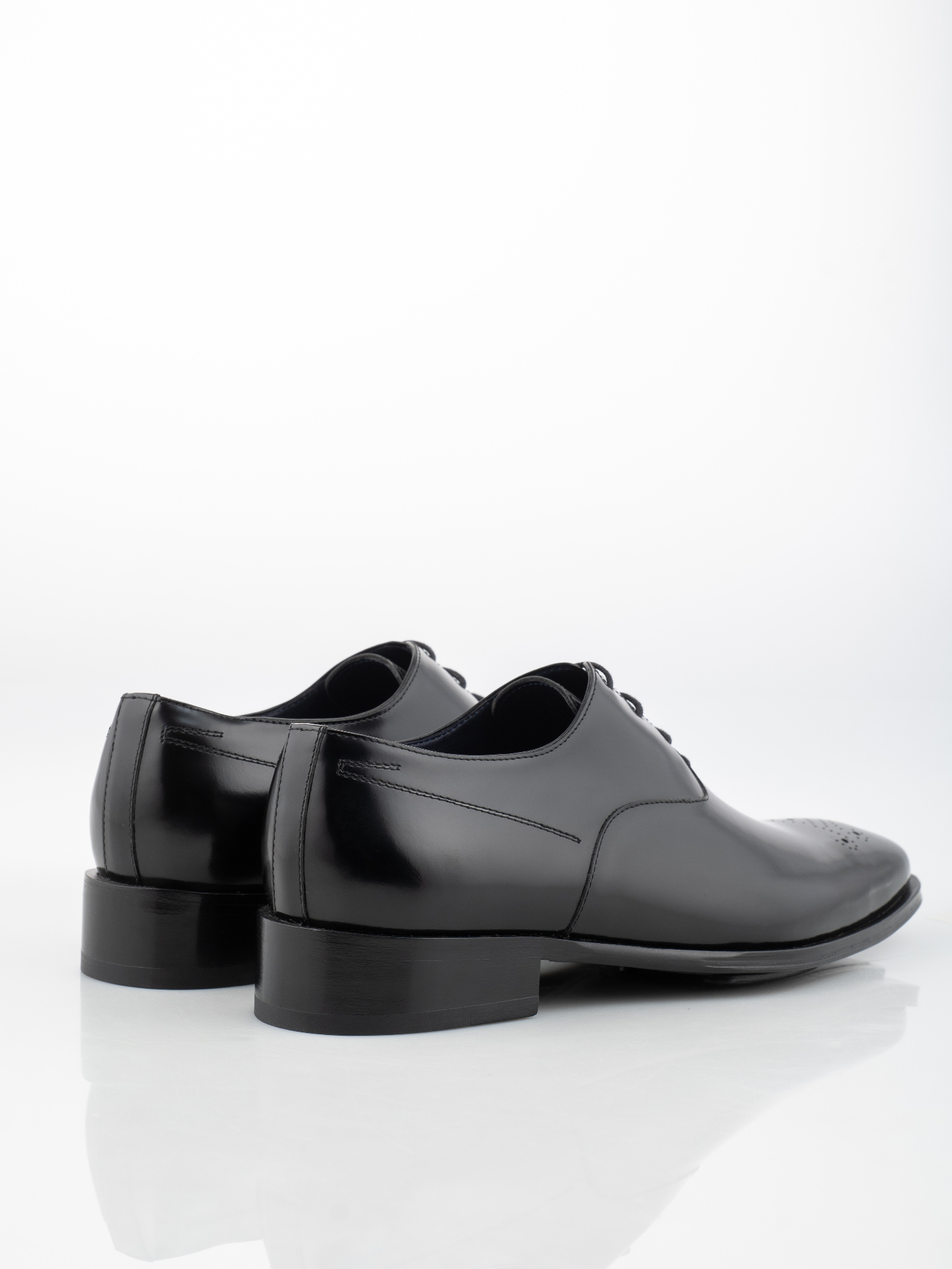 The Maestro Oxford - alternate view