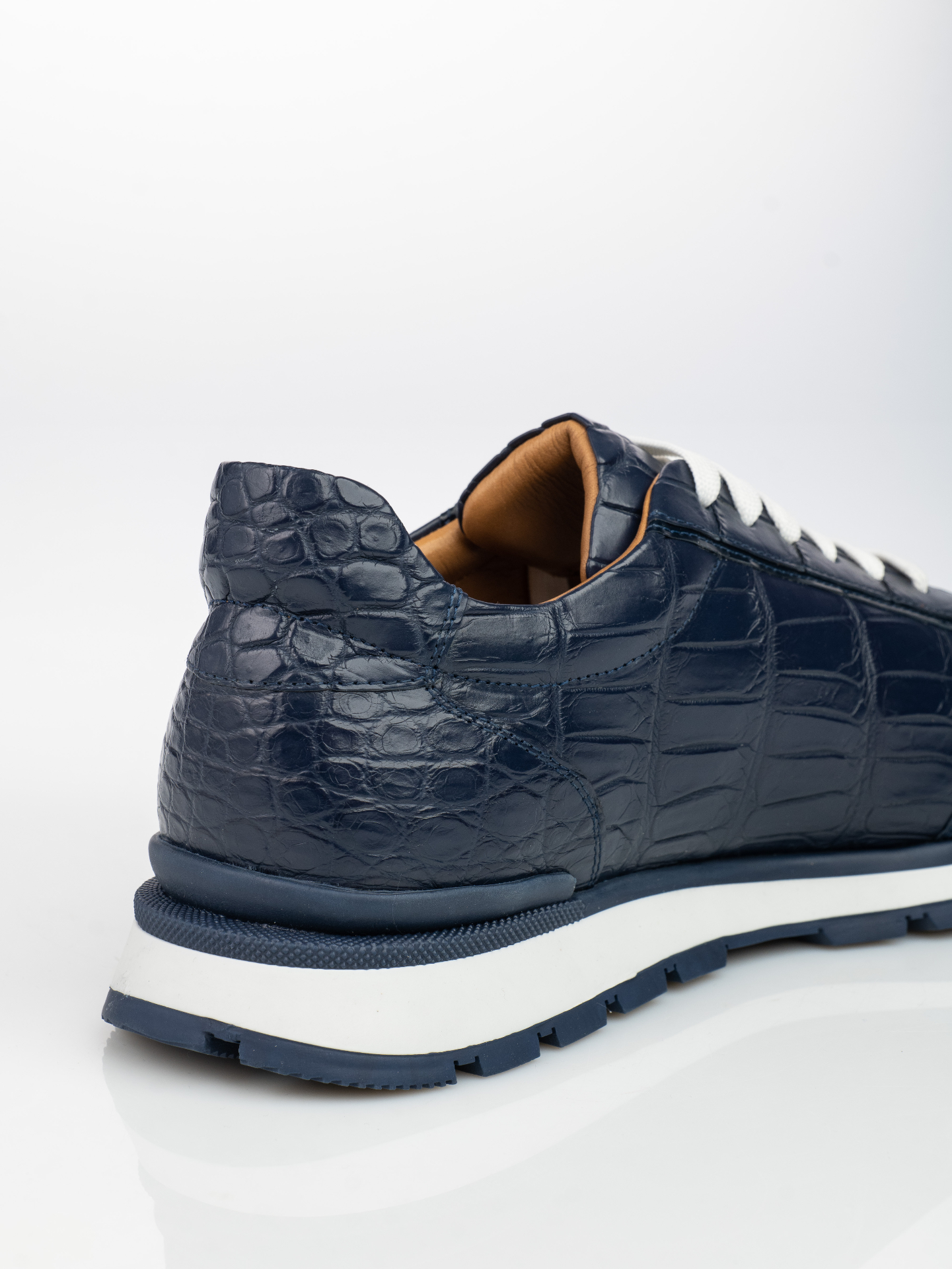Navy Sovereign Runner view 2